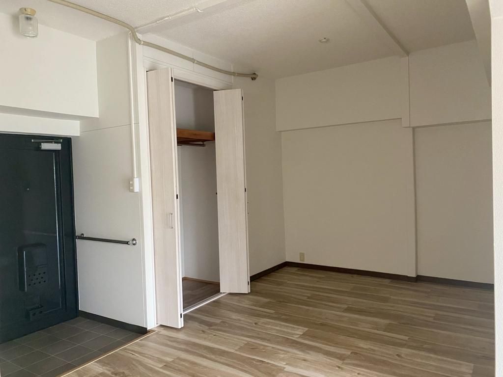 1LDK Apartment for Sale in Wakayama City - 39.36 sqm - Thumbnail 2