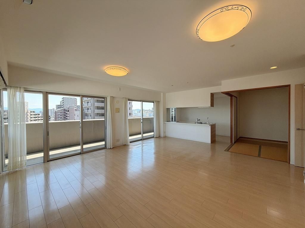 3LDK Apartment for Sale in Takamatsu, Kagawa - 99.2 sqm - Thumbnail 4