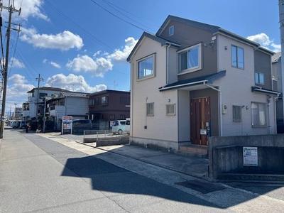 4LDK House for Sale in Kishiwada, Osaka with Solar Panels — Image 1, Kishiwada, Osaka