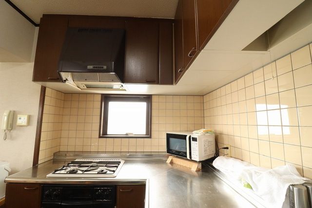 4LDK Apartment in Naha with Balcony and Views - Thumbnail 2