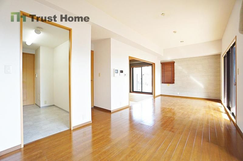 3LDK Apartment with Private Garden in Akashi, Hyogo - Thumbnail 3