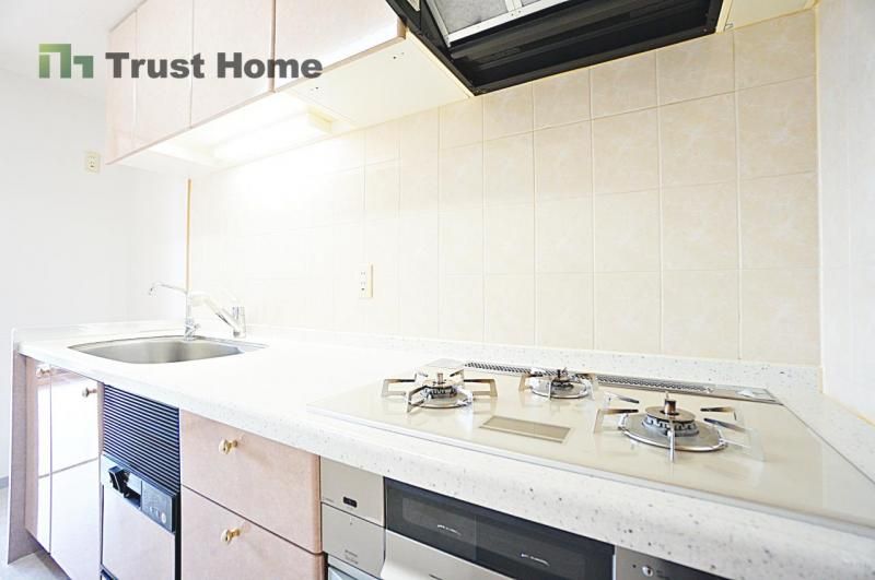 3LDK Apartment with Private Garden in Akashi, Hyogo - Thumbnail 4