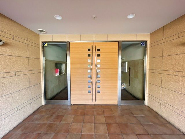 3LDK Apartment for Sale Near Higashi-Ikoma Station, Ikoma - Thumbnail 3