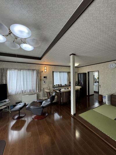 5SLDK House in Wildwood with Atrium Design — Image 4, Nogi, Tochigi