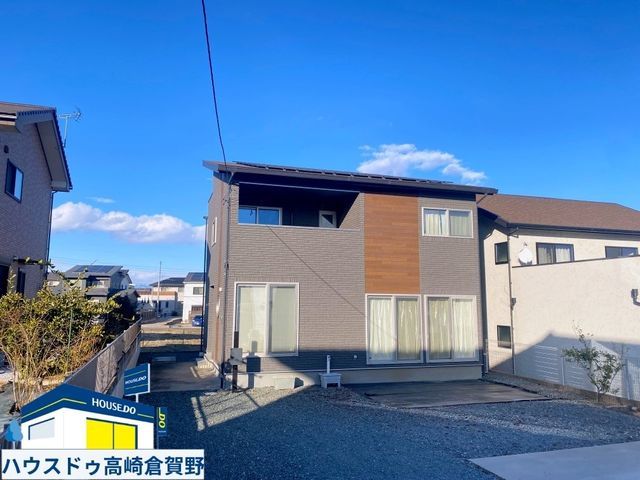 Modern 3LDK House in Takasaki with Solar Power and Spacious Garden - Thumbnail 3