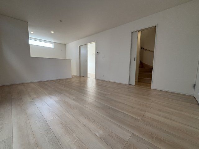 4LDK Detached House for Sale in Izumisano, Osaka - Thumbnail 2