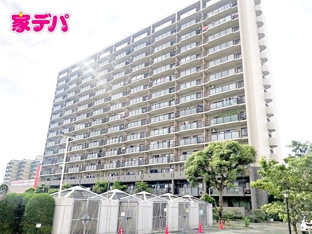 Renovated 3LDK Apartment in Toyohashi with South-Facing Balcony - Thumbnail 2