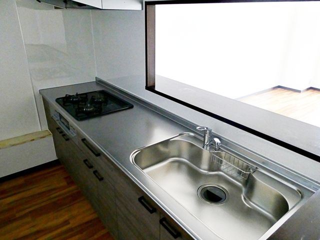 Renovated 3LDK Apartment in Toyohashi with South-Facing Balcony - Thumbnail 4