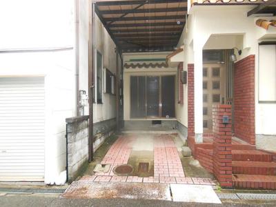 5DK House for Sale near Izumi-Omiya Station, Kishiwada — Image 1, Kishiwada, Osaka