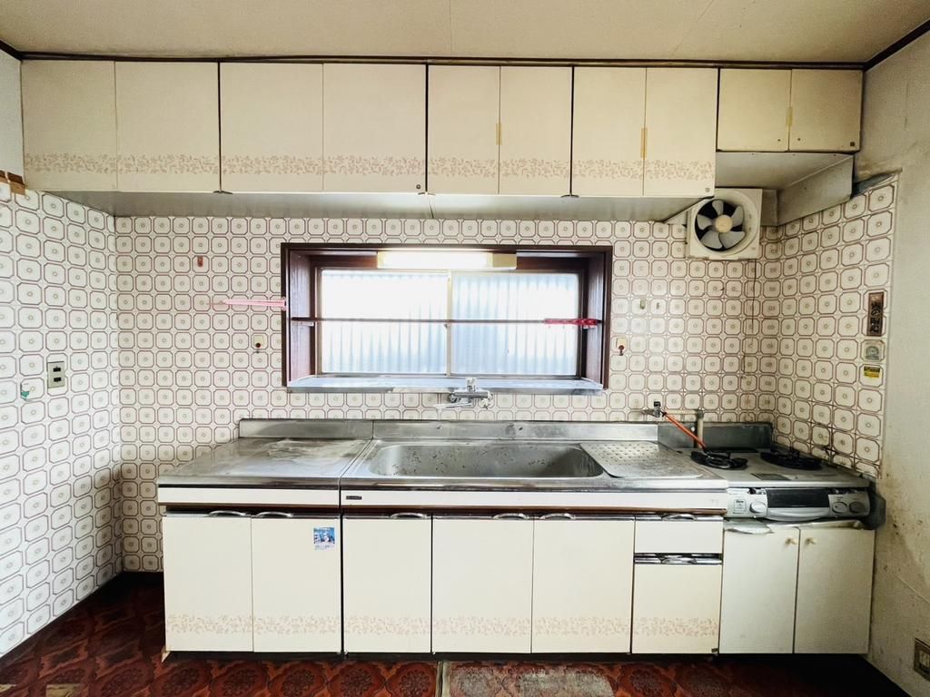 7SLDK Family Home in Takasaki with 525m² Land and 2 Parking - Thumbnail 3