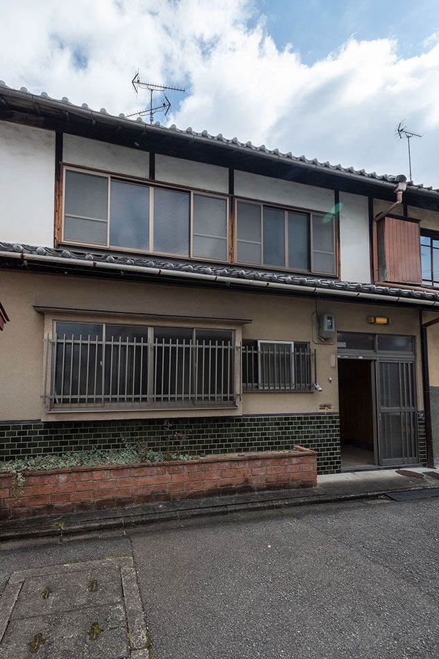 Two Unrenovated Kyoto Machiya for Sale in Shichiku, Kita Ward - Thumbnail 2