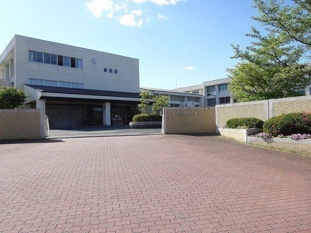 Modern 4LDK House in Kani City Gifu with Wood Deck - Thumbnail 4