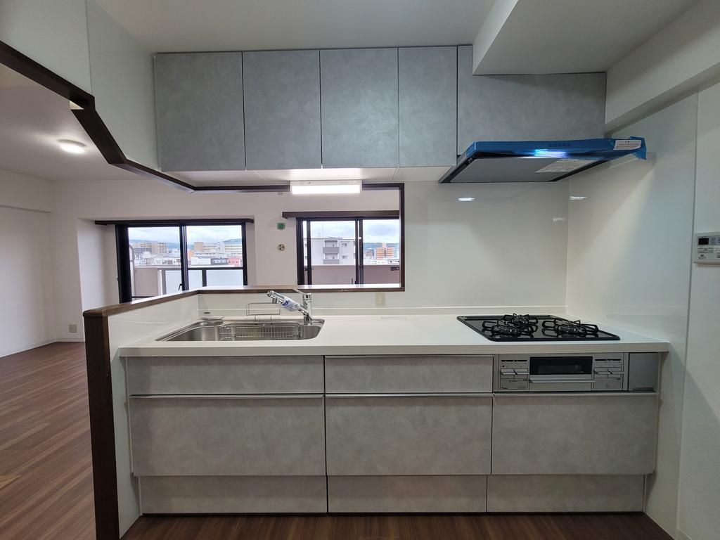 Lions Mansion Shijo Omiya 3LDK Apartment for Sale in Kyoto - Thumbnail 2