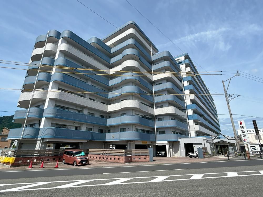 Renovated 2LDK Apartment in Shizuoka's Suruga Ward - Thumbnail 2