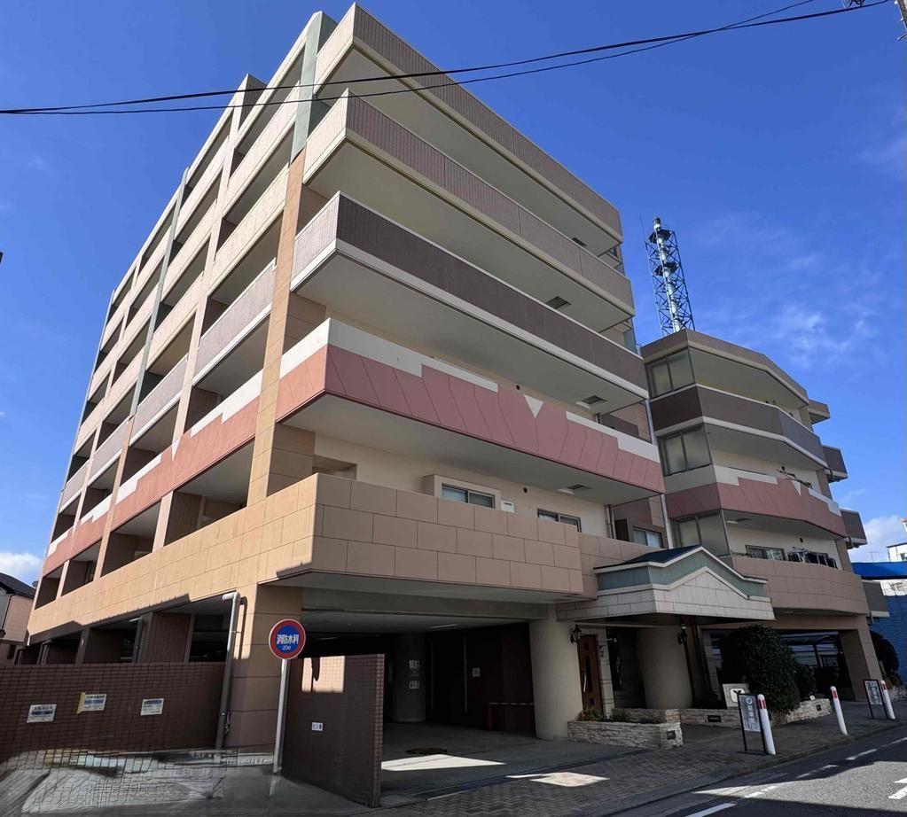 Spacious 2LDK Apartment in Sagamihara with South-Facing Balcony - Thumbnail 3