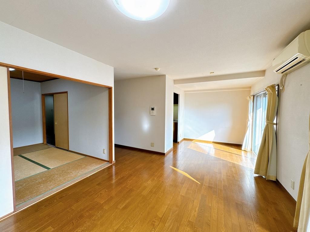 Alpha City Yashima 3LDK Apartment for Sale in Takamatsu - Thumbnail 3