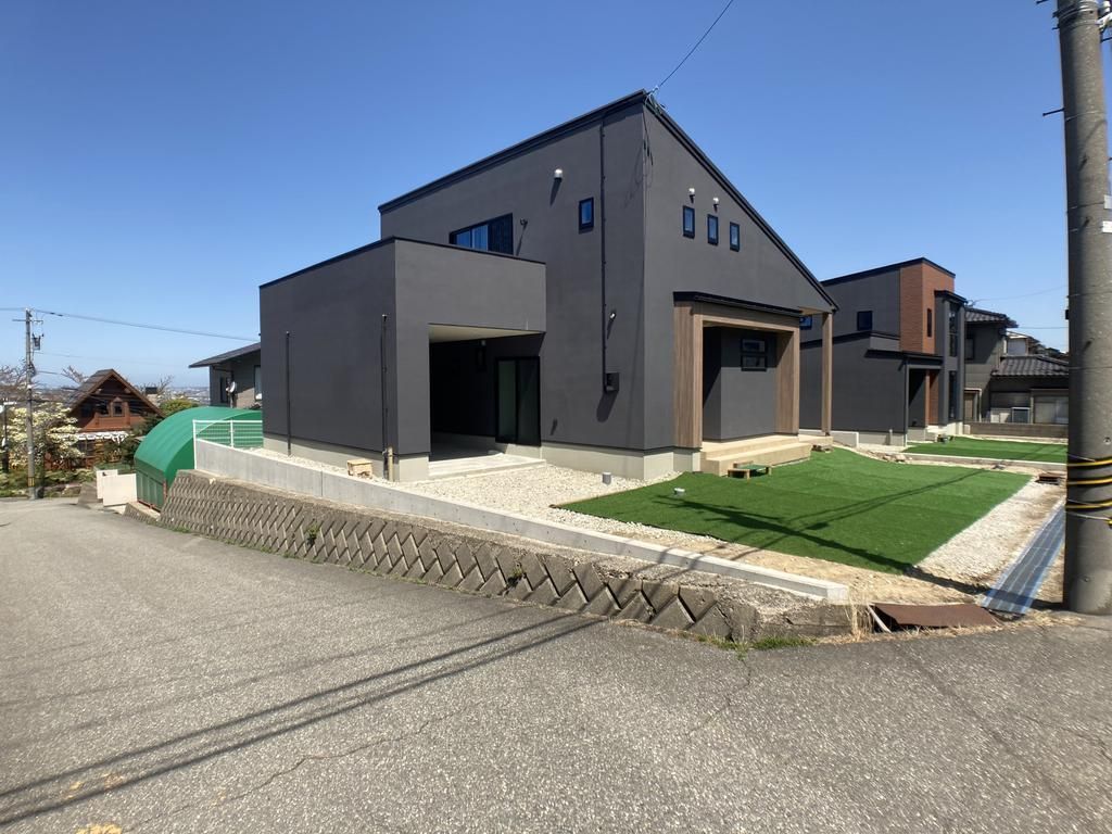 Modern 3SLDK House in Kanazawa's Kubo District - Thumbnail 2