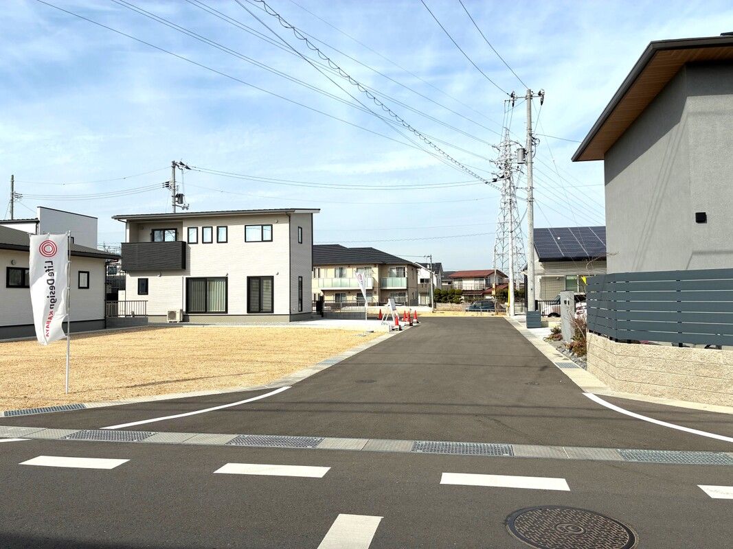 Corner Residential Land for Sale in Marugame, Kagawa - Thumbnail 2