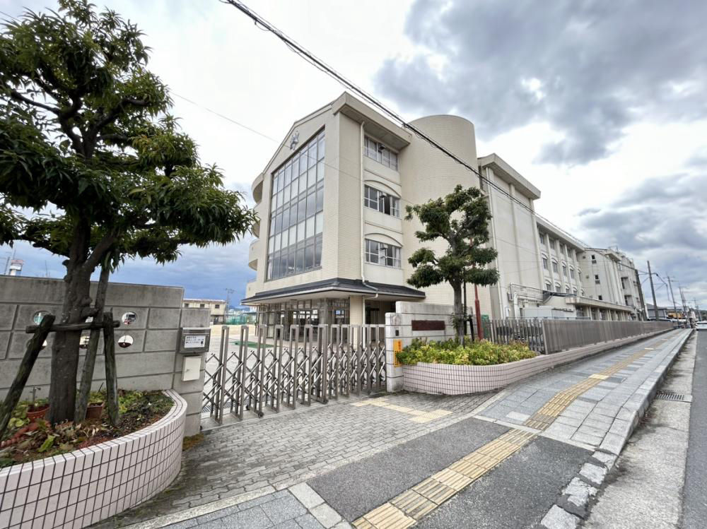 Renovated 4LDK House in Kanan-cho, Osaka - Thumbnail 3