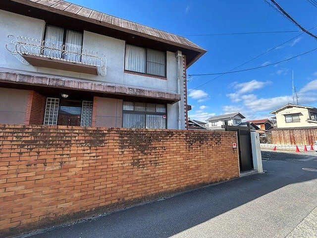 Corner Land Plot with Old House in Iwakuni, Yamaguchi - Image 1