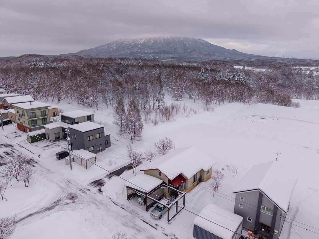 3-Bedroom House for Sale in Niseko Fujimi, Hokkaido - Thumbnail 2