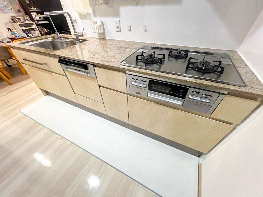 Residential Sumiyoshi Eterna 6F 3LDK Apartment for Sale in Nagasaki - Thumbnail 3