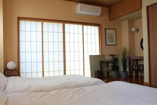 3-Story House in Atami with Bay Views and 4 Parking Spaces - Thumbnail 4