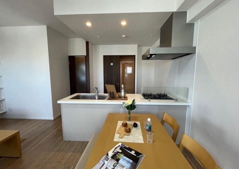 3LDK Apartment for Sale in Naha, Okinawa - 61.13 sqm - Thumbnail 4