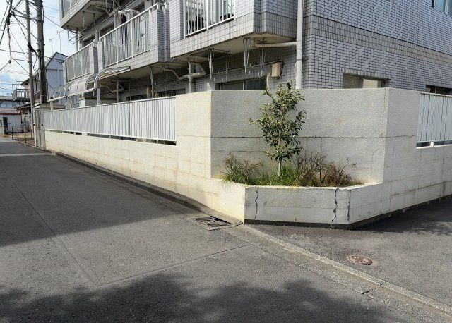 Renovated 1LDK Apartment for Sale in Sagamihara's Asamizodai - Thumbnail 4