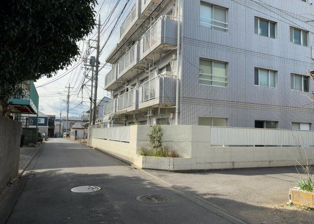 Renovated 1LDK Apartment for Sale in Sagamihara's Asamizodai - Thumbnail 2