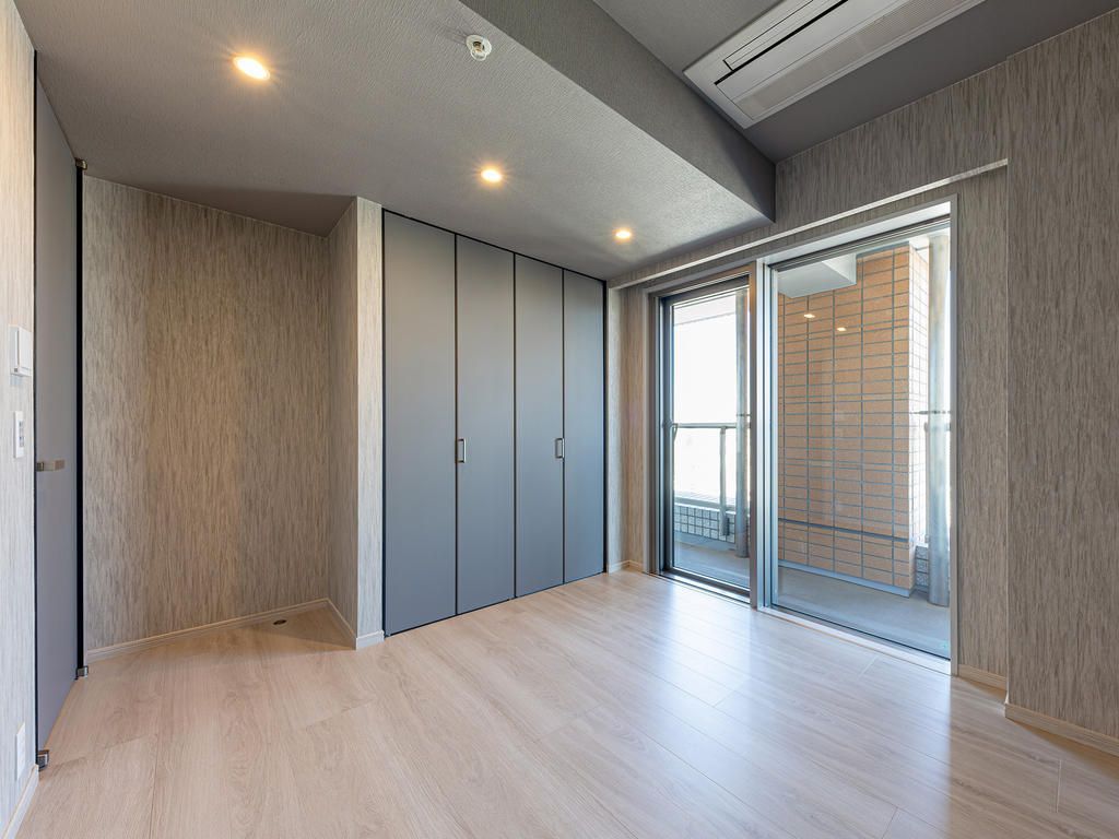 Tokyo Park Tower 2509: Renovated 2LDK with City View Balcony - Thumbnail 4