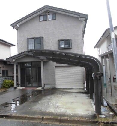 5SLDK Wooden House for Sale in Akita City with Large Sunroom - Thumbnail 2