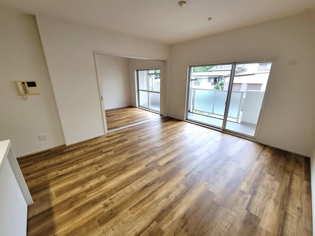 Renovated 3LDK Apartment in Kitakyushu Moji Ward - Thumbnail 2