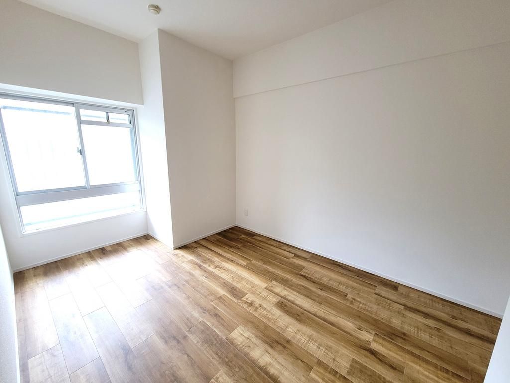 Renovated 3LDK Apartment in Kitakyushu Moji Ward - Thumbnail 3