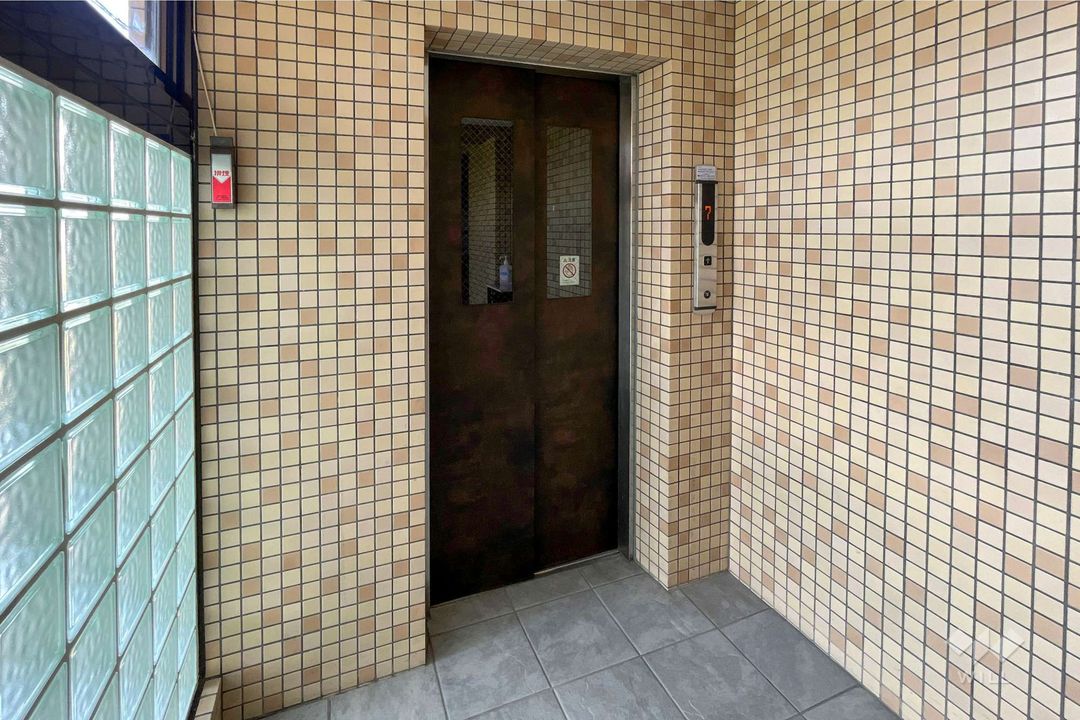 Renovated 3LDK Apartment in Takarazuka with Auto-Lock - Thumbnail 4