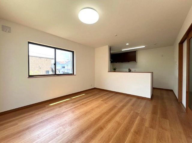 Renovated 4LDK House in Hiratsuka Near Schools and Shops - Thumbnail 3