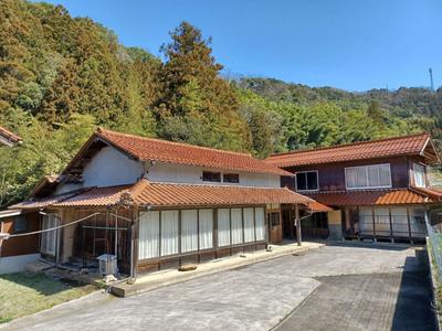 Traditional Wooden House with Large Land Plot in Unnan City — Image 1, Unnan, Shimane