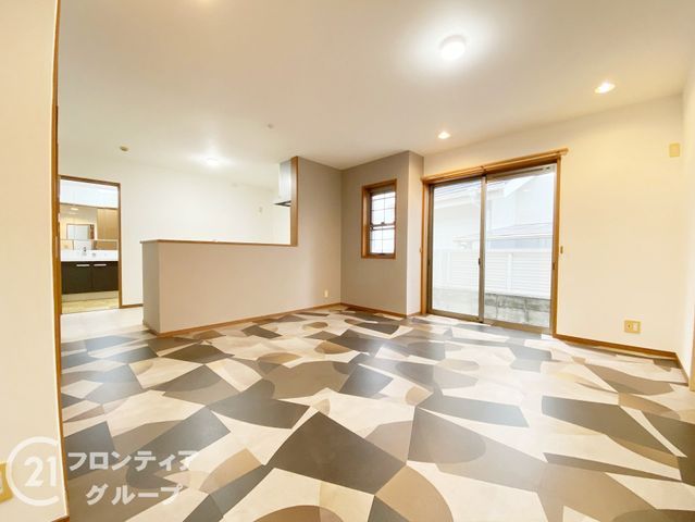 4LDK House in Sakai Mihara Ward with Parking - Thumbnail 3