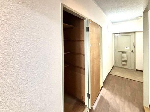 2LDK Apartment in Nakagyo Ward, Kyoto - Thumbnail 3