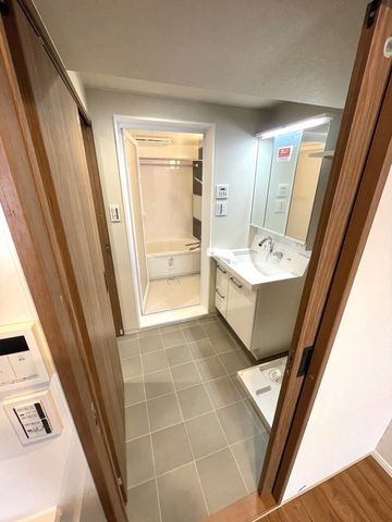 Charm Nakatsu 5F 2LDK Apartment for Sale in Osaka - Thumbnail 3