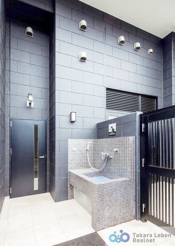 Lexis Nagaoka Minami-machi 13F Corner 2LDK Apartment for Sale - Thumbnail 2