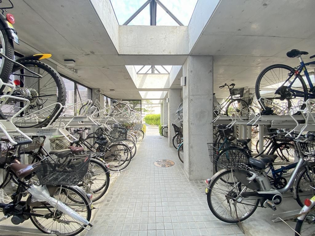 4LDK Corner Apartment in Izumi City | Renovated 2024 - Image 1
