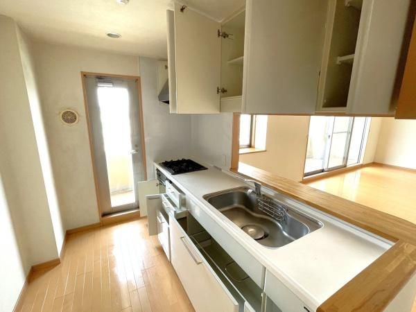 3LDK Apartment in Sakura with Balcony and Parking - Thumbnail 3