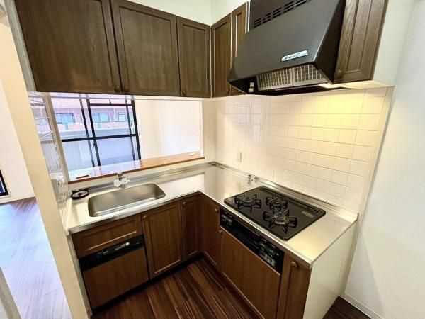 La Côte Sannomiya 5F: 2LDK Condo in Central Kobe - Thumbnail 3