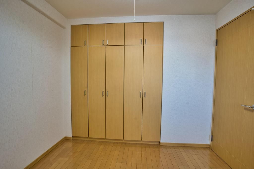 3LDK Apartment in Fukuyama with Balcony and Parking - Thumbnail 4