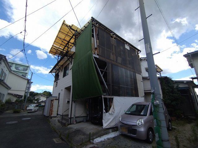 2SLDK House for Sale in Hiroshima's Mukainada District - Thumbnail 3