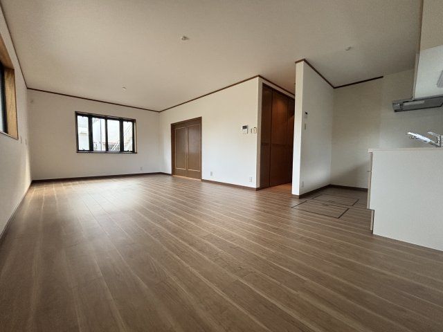 Renovated 4LDK Detached House for Sale in Kishiwada, Osaka - Main Image
