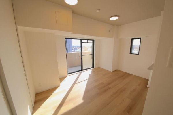 Vintage Minami-Asagaya 6F 2LDK Apartment for Sale in Tokyo - Thumbnail 2