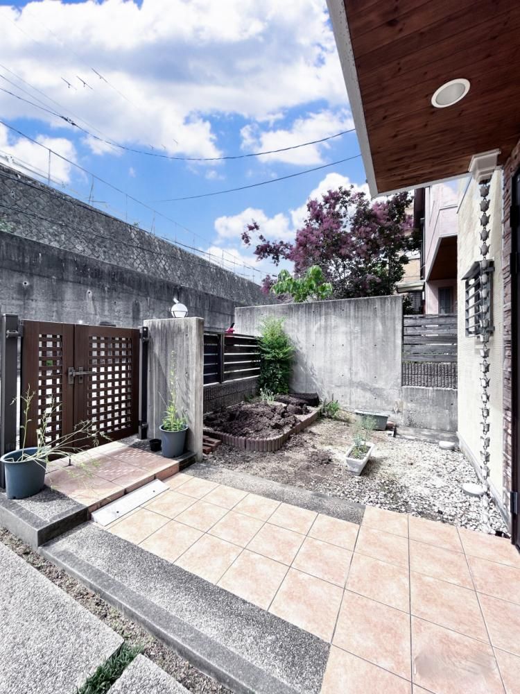 4SLDK Family Home in Takarazuka with Rooftop Balcony - Thumbnail 3