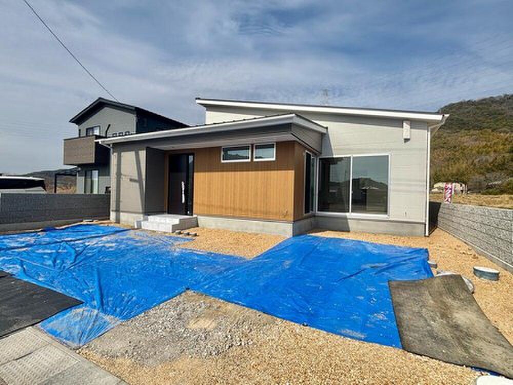 New 4LDK House in Utazu, Kagawa with Long-Term Warranty - Thumbnail 3